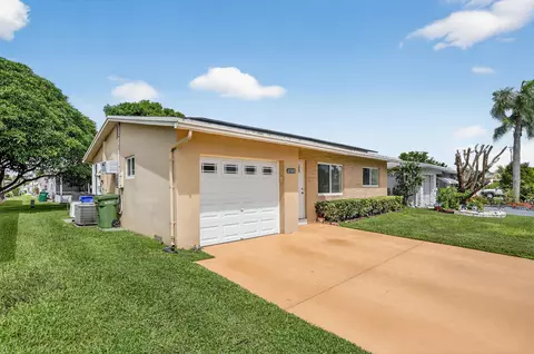 Exterior - 6945 NW 14th St, Margate, FL 33063 photo 3 of 4