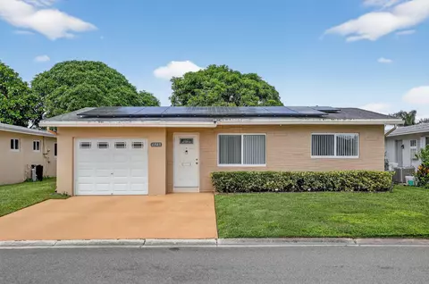 6945 NW 14th St, Margate, FL 33063