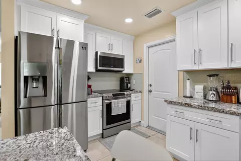Kitchen - 6945 NW 14th St, Margate, FL 33063 photo 2 of 3