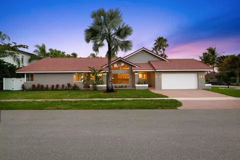 10141 SW 3rd St, Plantation, FL 33324