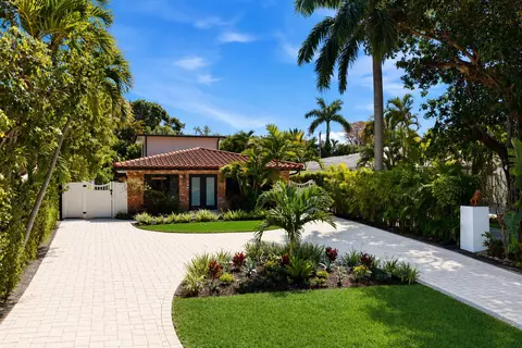 702 S Atlantic Dr, Lantana, FL 33462