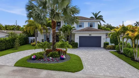 2840 NE 22nd Ave, Lighthouse Point, FL 33064