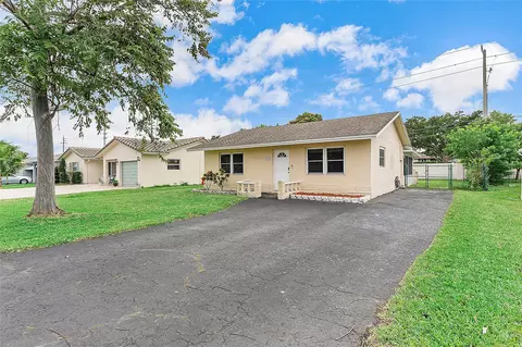 9804 NW 70th St, Tamarac, FL 33321