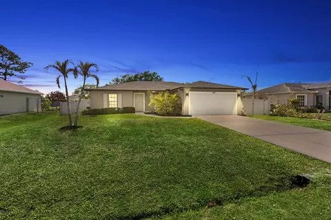 2118 SE Genoa St, Port Saint Lucie, FL 34952