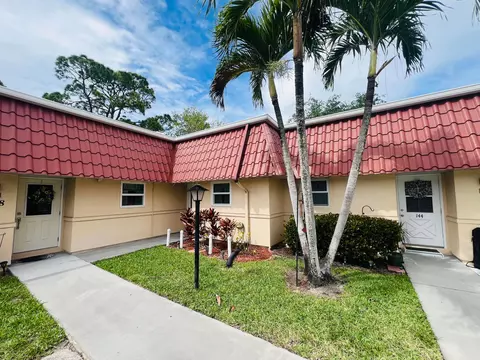146 Amherst Ln, Greenacres, FL 33467