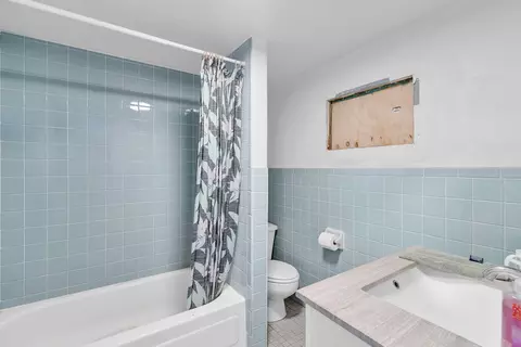 Bath - 4 Shore Dr, Key West, FL 33040 photo 1 of 1