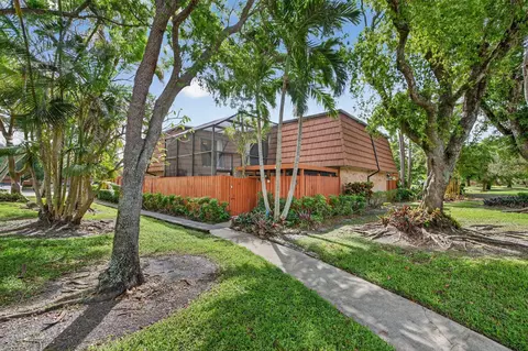 9101 SW 19th Pl #A, Davie, FL 33324