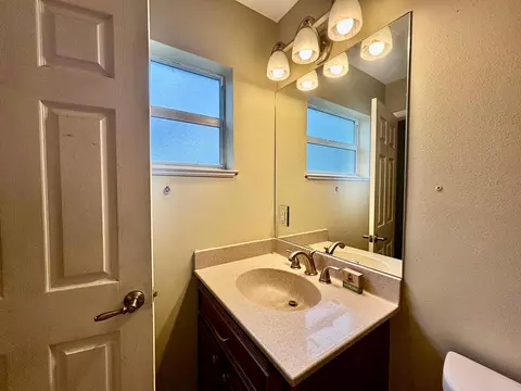 Bath - 4003 SE 26th St, Okeechobee, FL 34974 photo 6 of 7