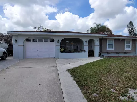 262 NE Floresta Dr, Port Saint Lucie, FL 34983