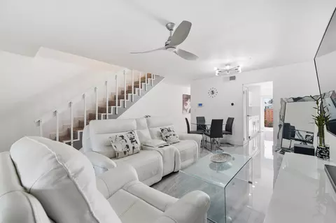 10875 NW 29th Mnr #8, Sunrise, FL 33322