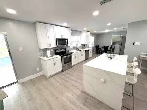 1401 NW 75th Ter, Plantation, FL 33313