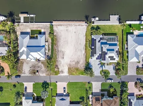 8531 SE Driftwood St, Hobe Sound, FL 33455