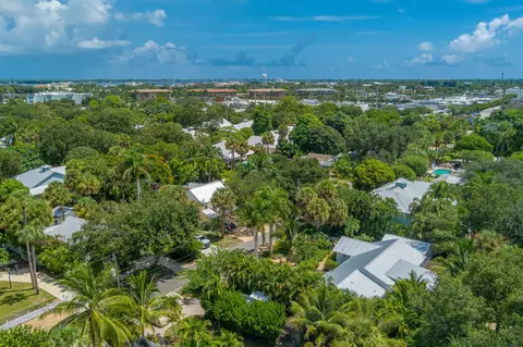 View/Area - 547 SW Riverview St, Stuart, FL 34994 photo 9 of 9