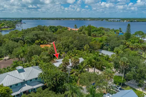 View/Area - 547 SW Riverview St, Stuart, FL 34994 photo 3 of 9