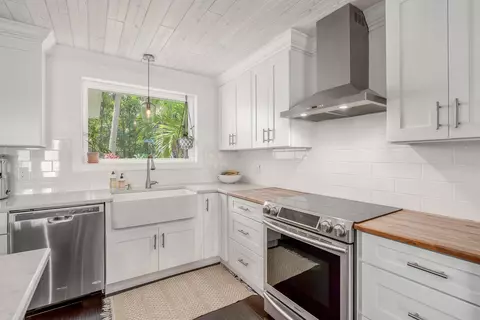 Kitchen - 547 SW Riverview St, Stuart, FL 34994 photo 5 of 5
