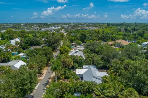 View/Area - 547 SW Riverview St, Stuart, FL 34994 photo 7 of 9