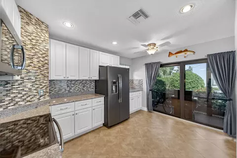 Kitchen - 4083 SE Centerboard Ln #3-A, Stuart, FL 34997 photo 3 of 4