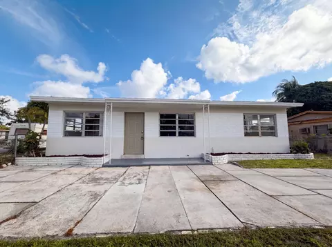 5921 SW 41st St, West Park, FL 33023
