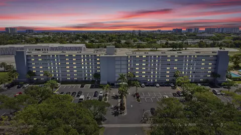 5700 NW 2nd Ave #604, Boca Raton, FL 33487