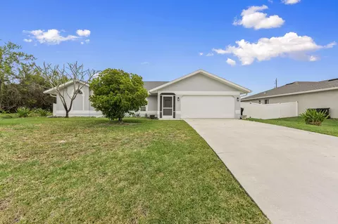 2452 SW Fair Isle Rd, Port Saint Lucie, FL 34987