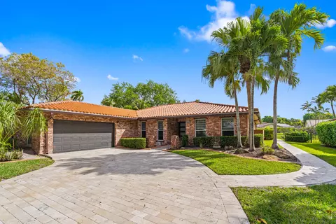 10027 Ramblewood Dr, Coral Springs, FL 33071