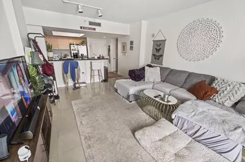 140 S Dixie Hwy #823, Hollywood, FL 33020