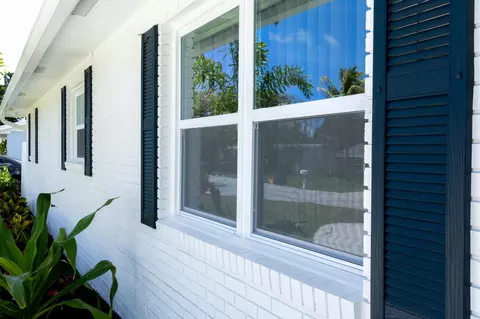 3360 Sapphire Rd, Lake Worth, FL 33462