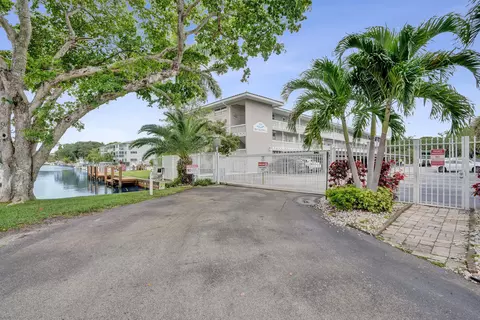 900 SW 12th St #100, Fort Lauderdale, FL 33315