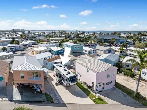 340 Nettles Blvd, Jensen Beach, FL 34957