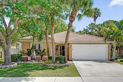 6214 Sand Hills Cir, Lake Worth, FL 33463