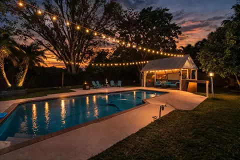 831 NW 39th St, Oakland Park, FL 33309