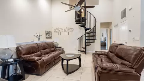 4362 Cascada Cir, Hollywood, FL 33024