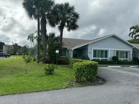 744 Lago Rd, Delray Beach, FL 33445