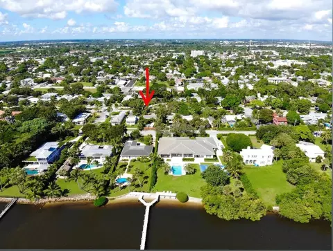 922 S Palmway, Lake Worth, FL 33460