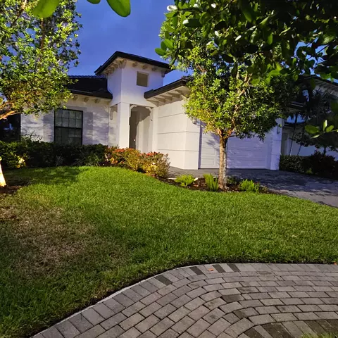 3069 Safflower Cir, West Palm Beach, FL 33401