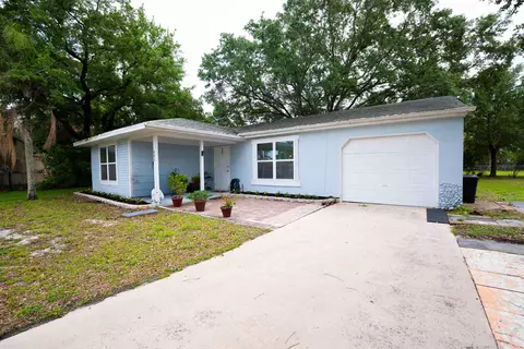 402 SW Ruffner Ct, Port Saint Lucie, FL 34953