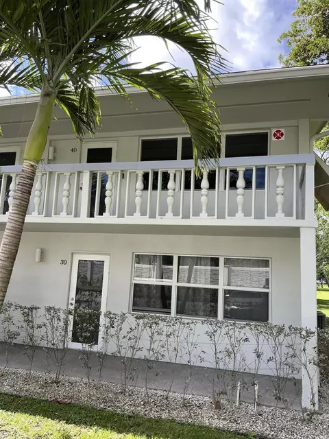 40 Ventnor Dr, Deerfield Beach, FL 33442