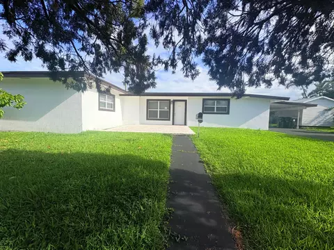 1319 Crest Dr, Lake Worth Beach, FL 33461