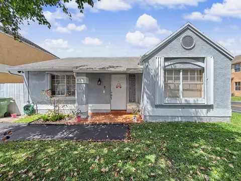 10151 NW 3rd St, Pembroke Pines, FL 33026