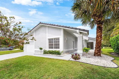 19635 Back 9 Dr, Boca Raton, FL 33498