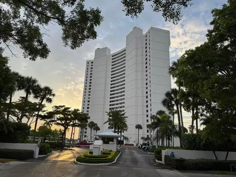 5200 N Flagler Dr #803, West Palm Beach, FL 33407