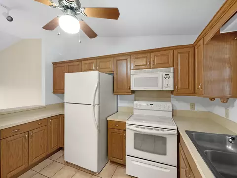 Kitchen - 3011 SE Aster Ln #808, Stuart, FL 34994 photo 2 of 3