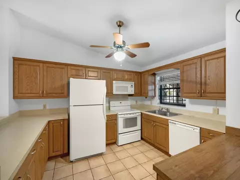 Kitchen - 3011 SE Aster Ln #808, Stuart, FL 34994 photo 1 of 3