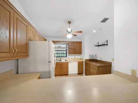 Kitchen - 3011 SE Aster Ln #808, Stuart, FL 34994 photo 3 of 3