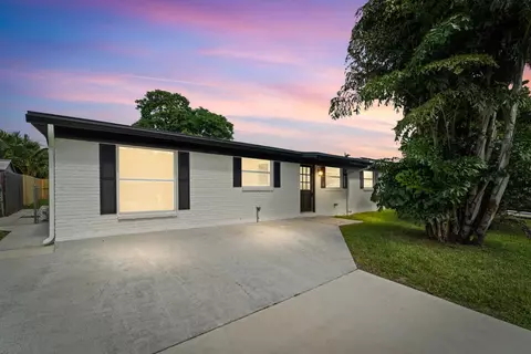 3797 Bahama Rd, Palm Beach Gardens, FL 33410