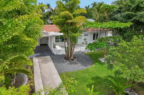 1910 NE 17th Ter, Fort Lauderdale, FL 33305
