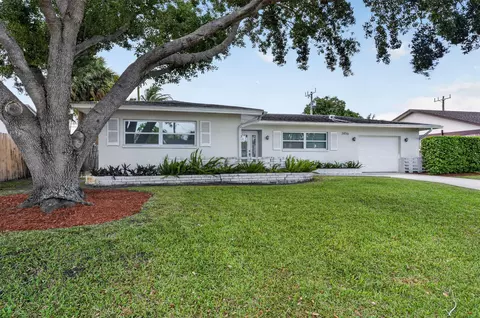 3856 Lighthouse Dr, Palm Beach Gardens, FL 33410