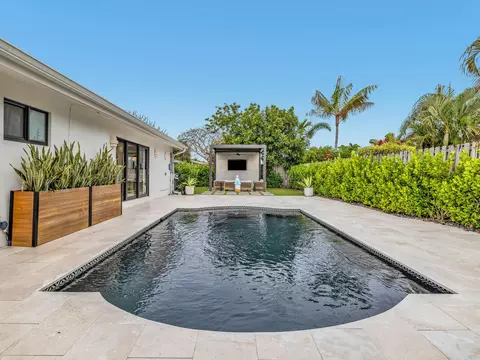 2751 NE 53rd St, Lighthouse Point, FL 33064