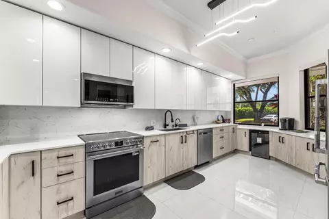 17541 Ashbourne Ln #A, Boca Raton, FL 33496