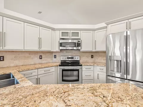 833 Heron Rd, Weston, FL 33326